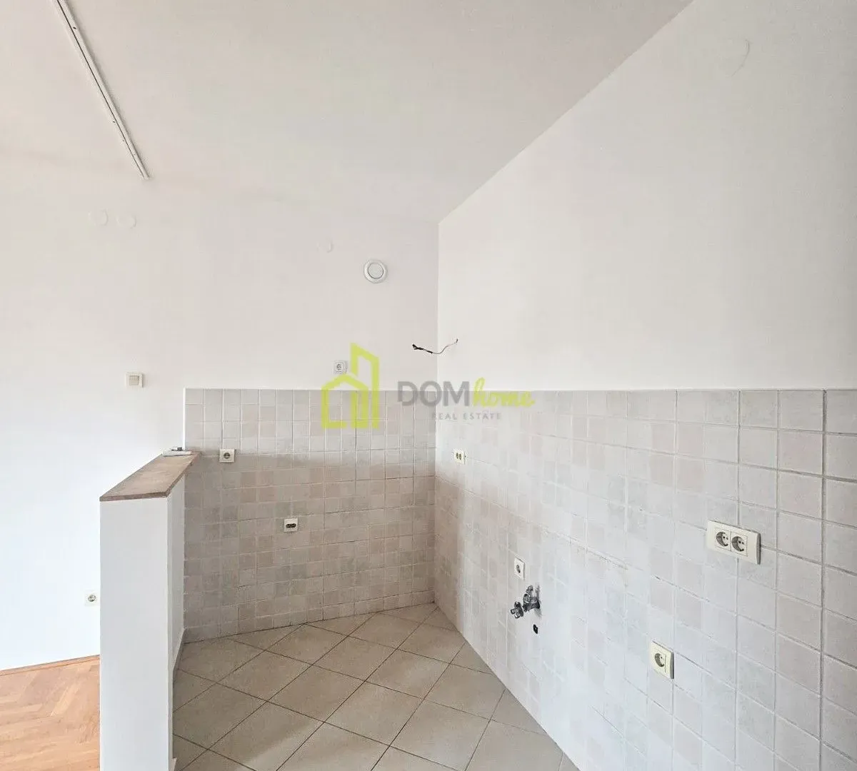 Prodaja, dvosoban stan, 70m², Blok 9, Podgorica