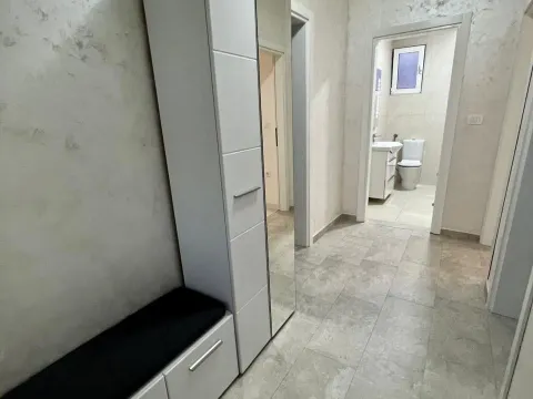 Izdavanje, kuća, 135m², Dajbabe, Podgorica - image 12