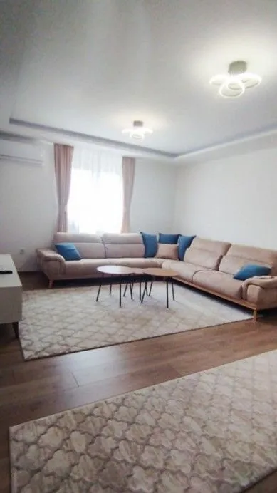 Izdavanje, trosoban stan, 100m², Zagorič, Podgorica