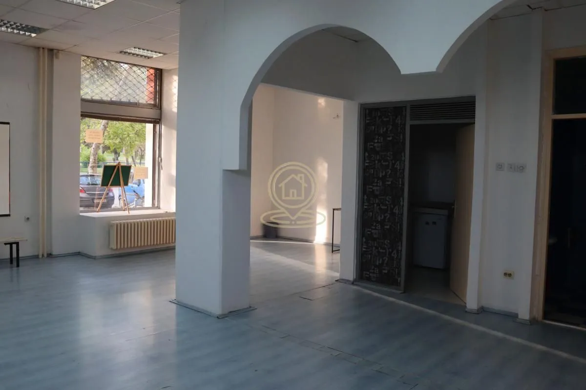 Rent, office space, 93m², Centar, Kragujevac