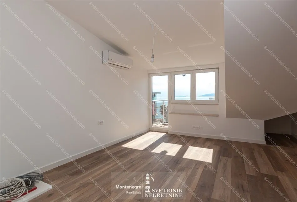 Prodaja, dvosoban stan, 96m², Đenovići, Herceg Novi