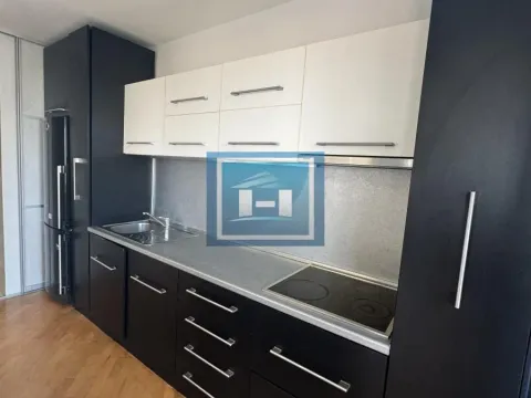 Prodaja, trosoban stan, 82m², Centar, Jagodina - image 5