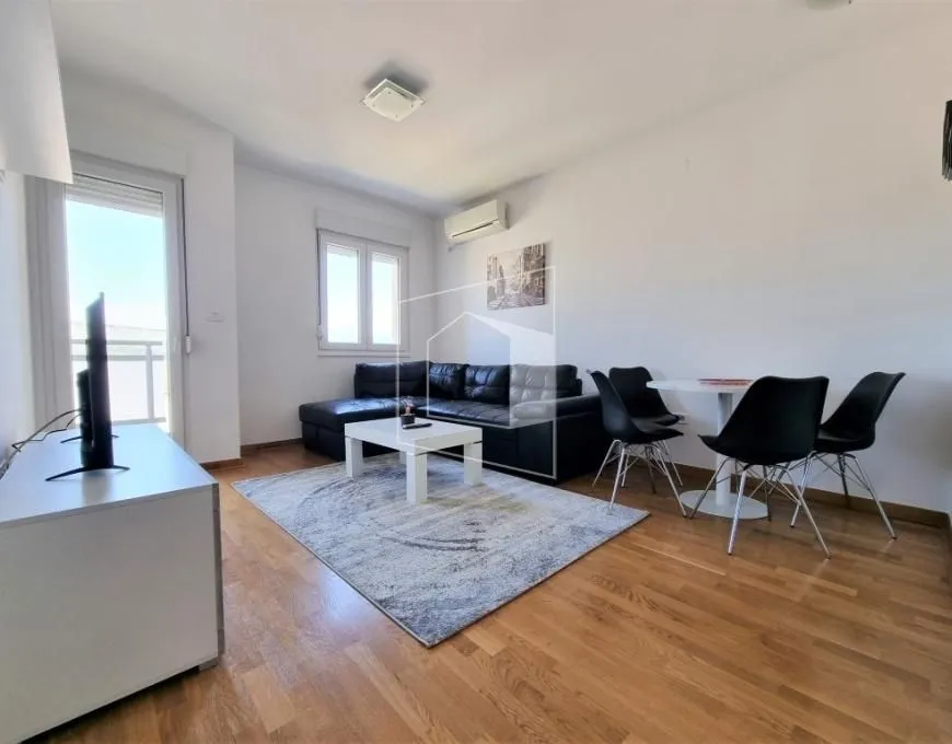 Izdavanje, jednosoban stan, 42m2, City Kvart, Podgorica