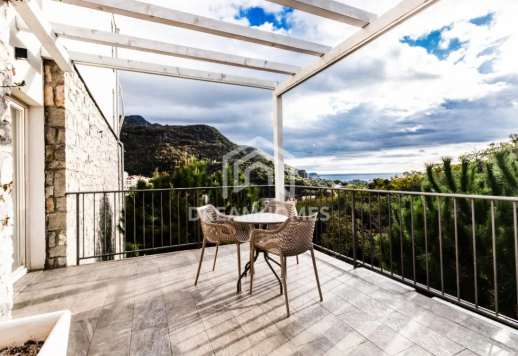 Izdavanje, garsonjera, 42m², Pržno, Budva