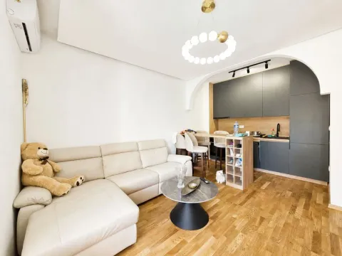 Sale, one bedroom apartment, 43m², Bečići, Budva - image 6
