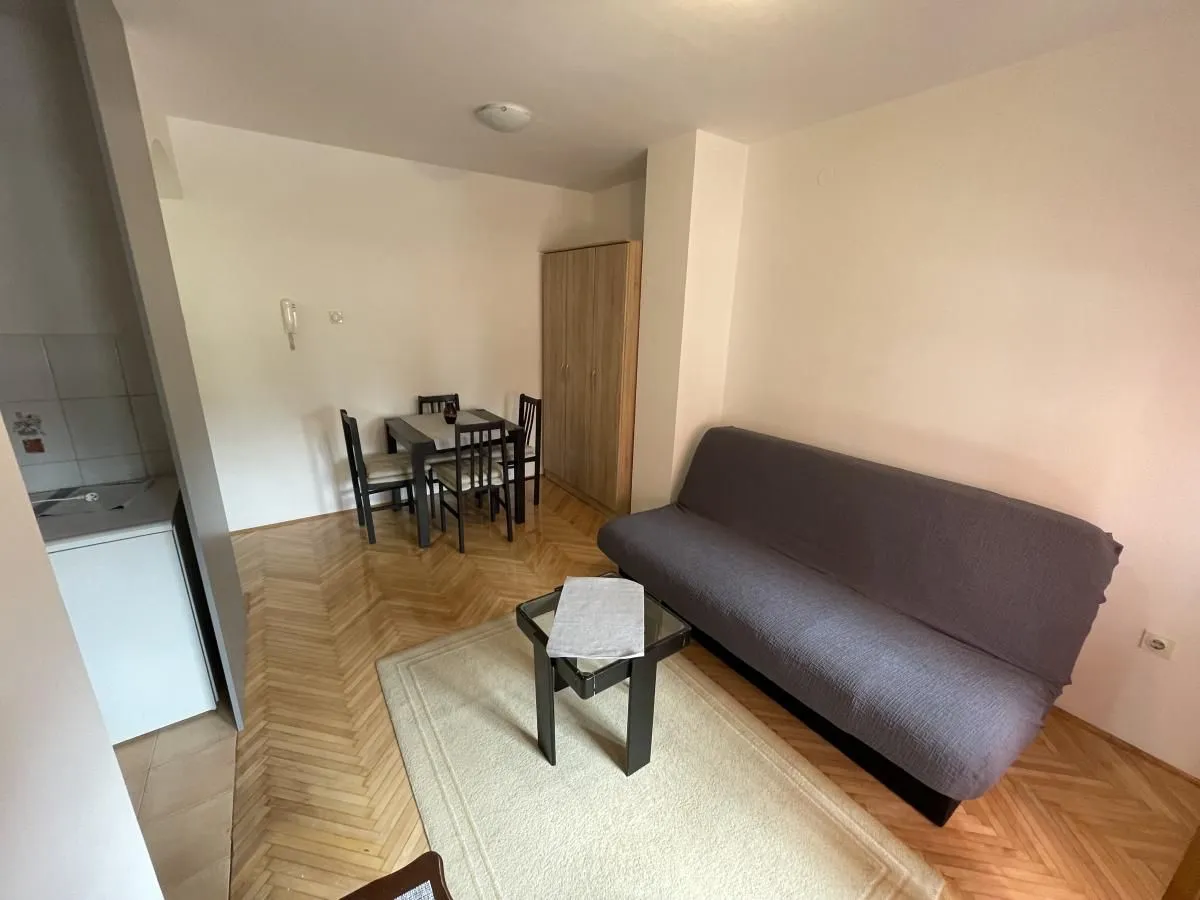 Izdavanje, garsonjera, 25m², Grbavica, Novi Sad Sve Podlokacije