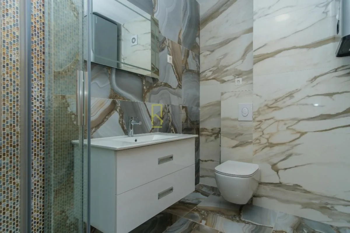 Prodaja, trosoban stan, 142m², Gorica C, Podgorica
