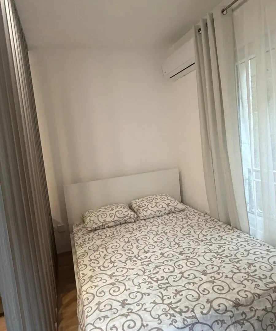 Izdavanje, jednosoban stan, 37m², Malo Brdo, Podgorica
