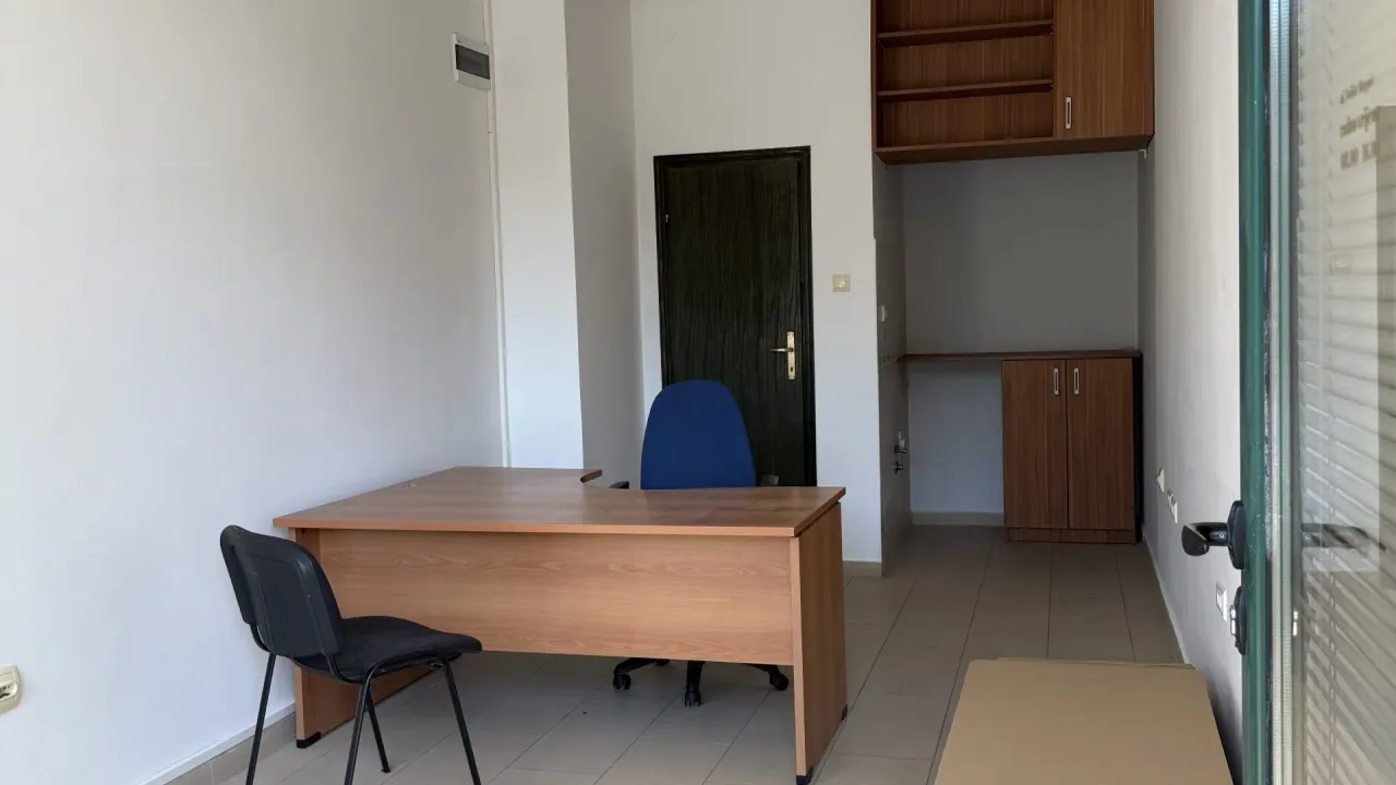 Rent, office space, 18m², Momišići, Podgorica