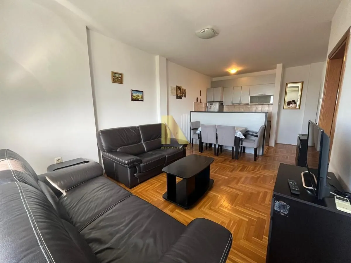 Izdavanje, dvosoban stan, 39m², Bulevar Evrope, Novi Sad Sve Podlokacije