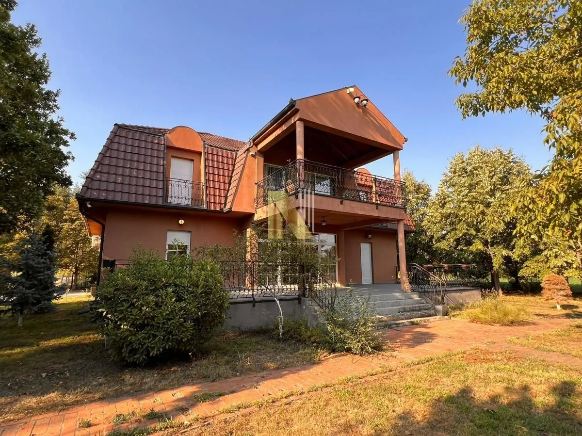 Rent, house, 356m², Čenej, Novi Sad Sve Podlokacije