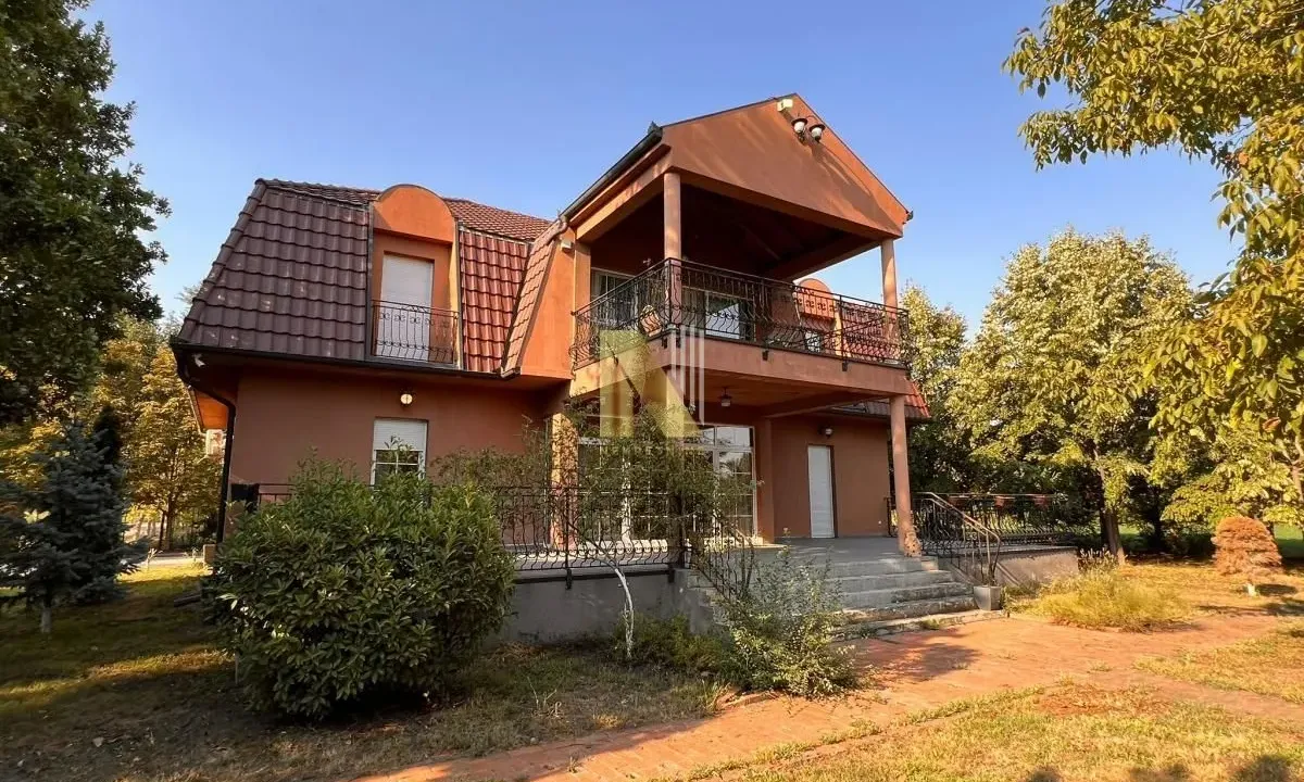 Izdavanje, kuća, 356m², Čenej, Novi Sad Sve Podlokacije