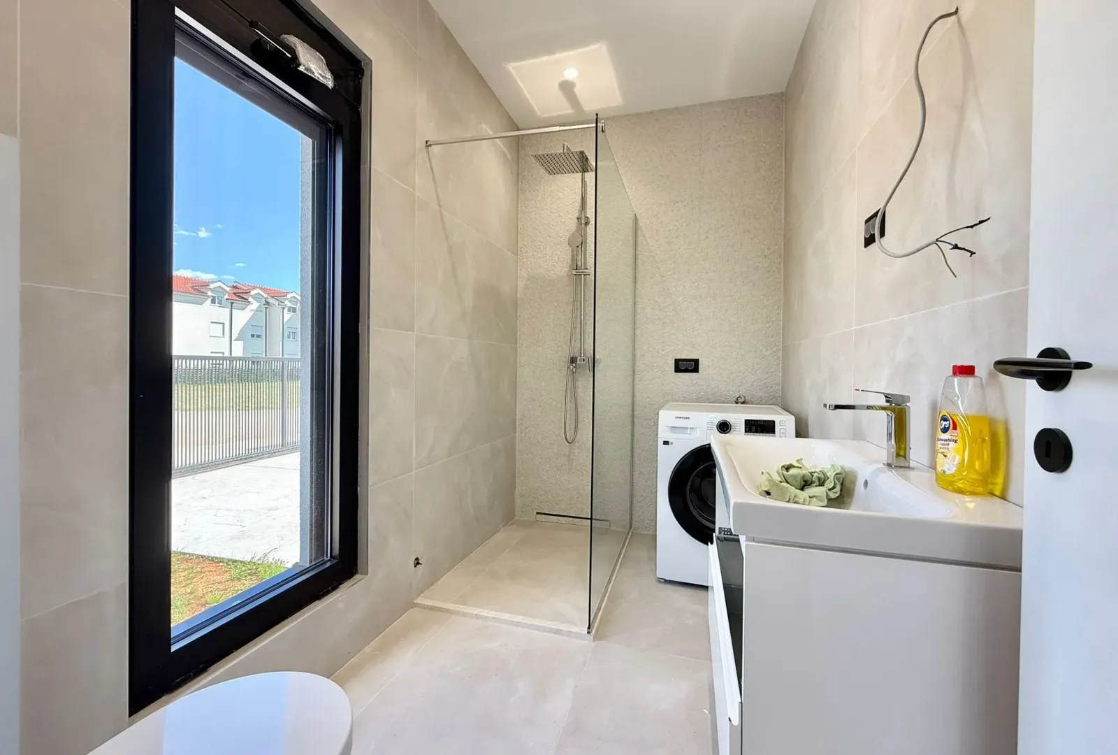 Prodaja, kuća, 220m², Gornja Gorica, Podgorica