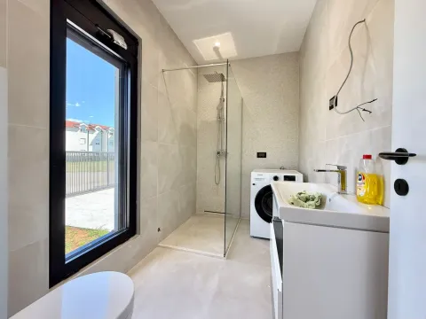 Prodaja, kuća, 220m², Gornja Gorica, Podgorica - image 10