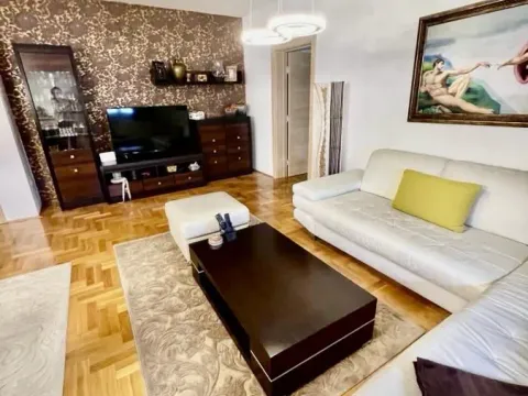 Prodaja, četvorosoban stan, 120m², Novo naselje, Novi Sad - image 1
