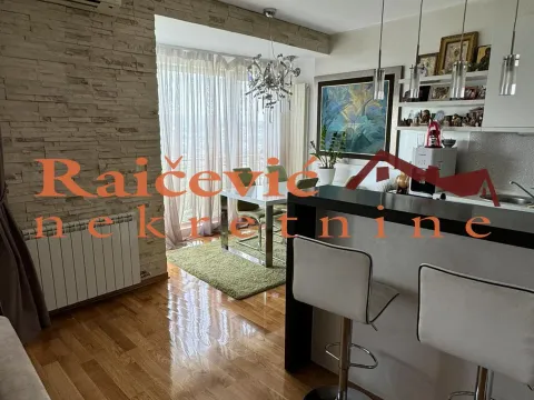 Sale, apartment, 268m², Rakovica, Beograd - image 8