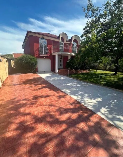 Rent, house, 200m², Donja Gorica, Podgorica