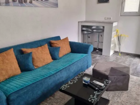 Izdavanje, kuća, 35m², Tološi, Podgorica