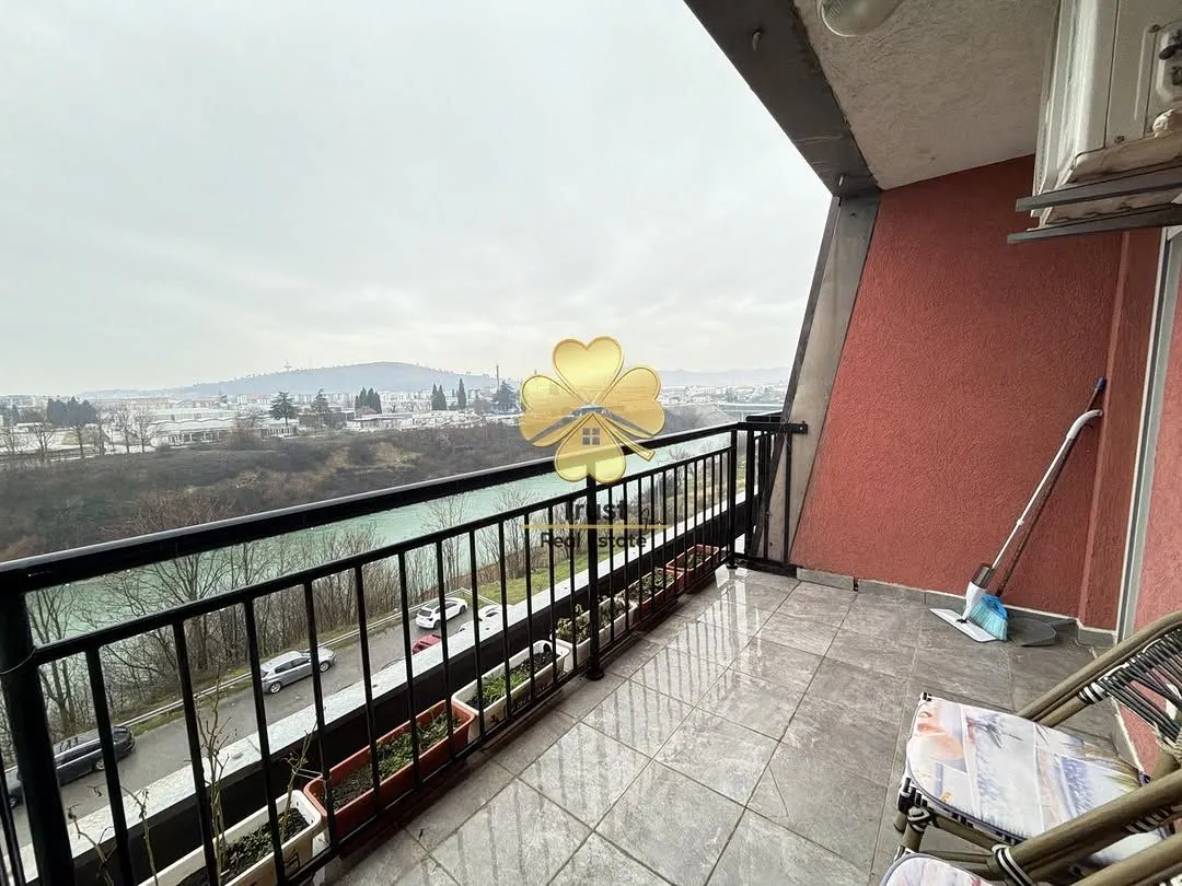 Izdavanje, trosoban stan, 80m², Krivi Most, Podgorica