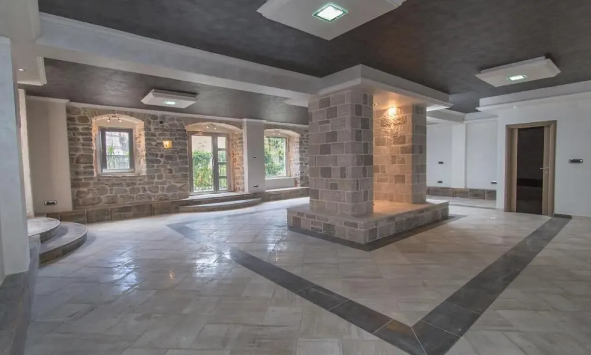 Prodaja, poslovni prostor, 100m², Stari Grad, Herceg Novi