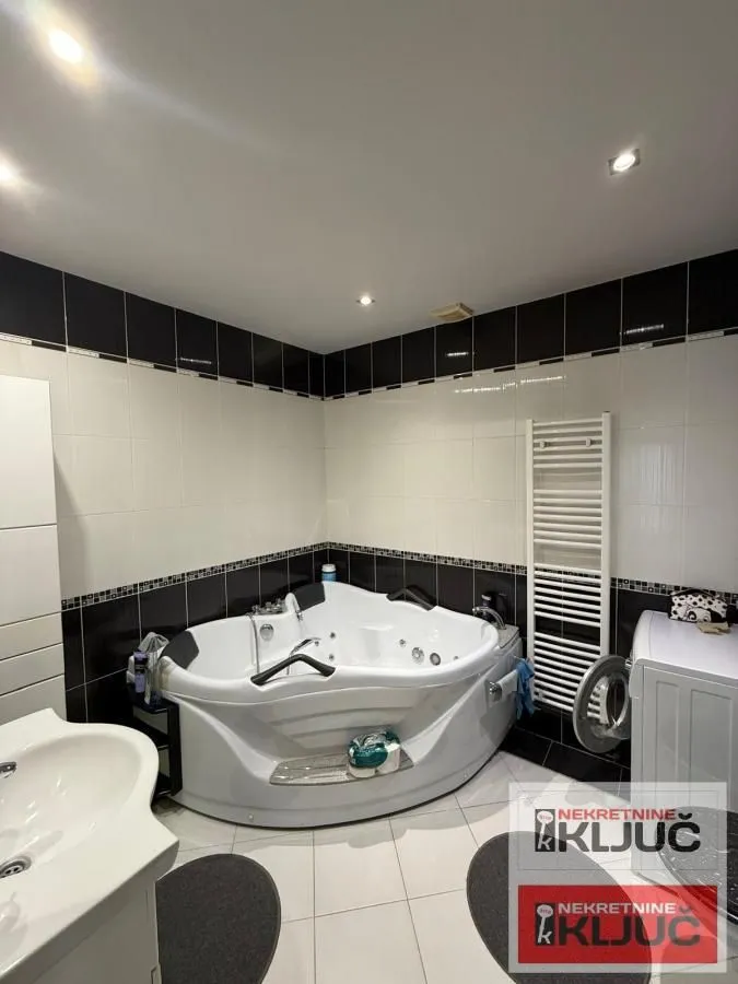 Izdavanje, kuća, 130m², Salajka, Novi Sad Sve Podlokacije