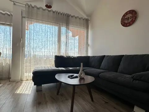 Izdavanje, jednosoban stan, 40m², Centar, Tivat - image 2