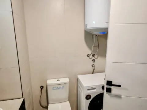 Izdavanje, dvosoban stan, 79m², Momišići, Podgorica - image 9