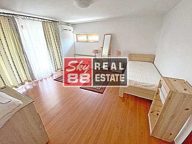 Izdavanje, kuća, 625m², Savski Venac, Beograd