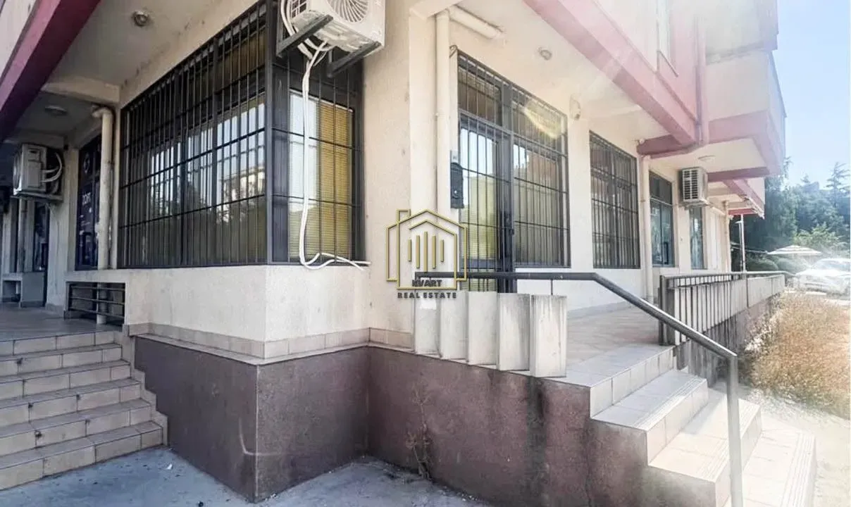 Izdavanje, poslovni prostor, 54m², Centar, Nikšić