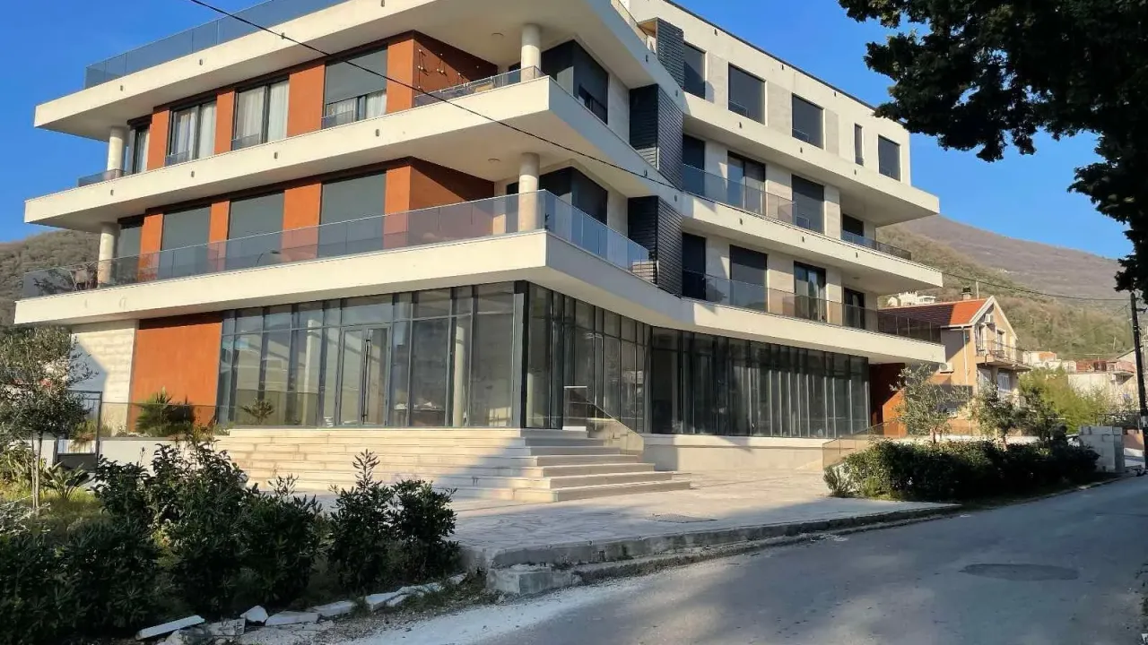 Sale, office space, 145m², Tivat, Crna Gora