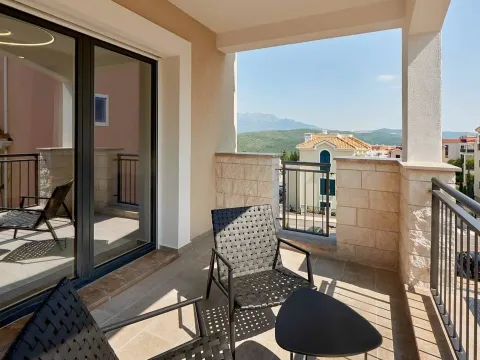 Sale, two bedroom apartment, 80m², Radovići, Tivat