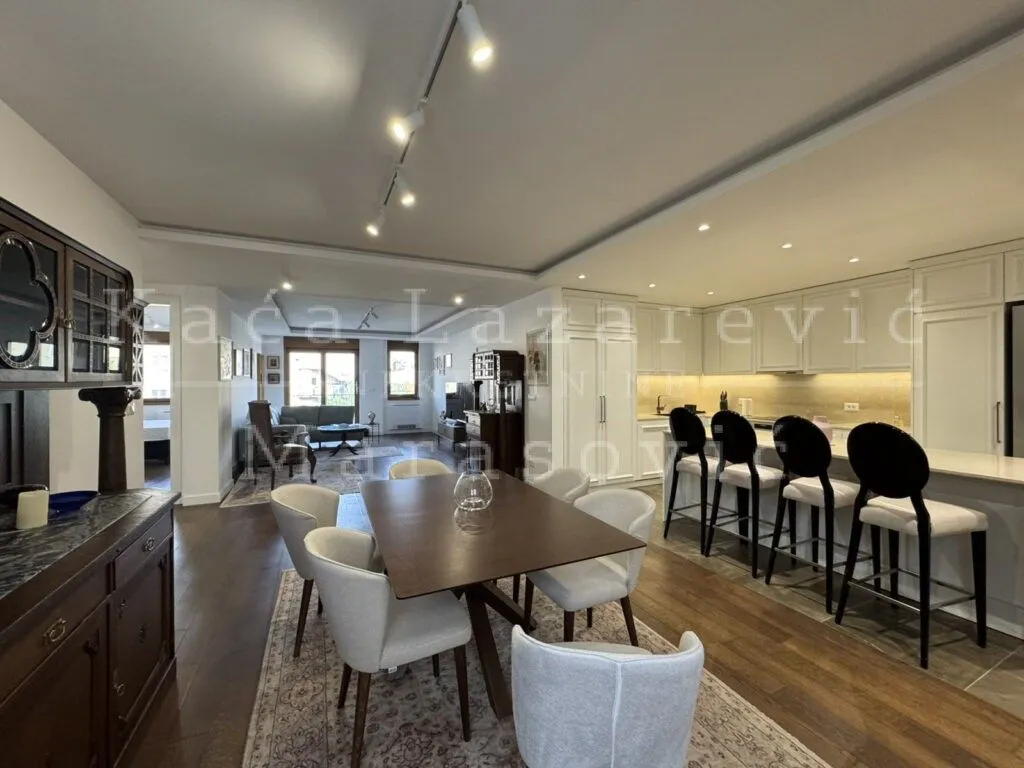 Rent, four bedroom apartment, 132m², Kalenić Pijaca, Vračar Sve Podlokacije