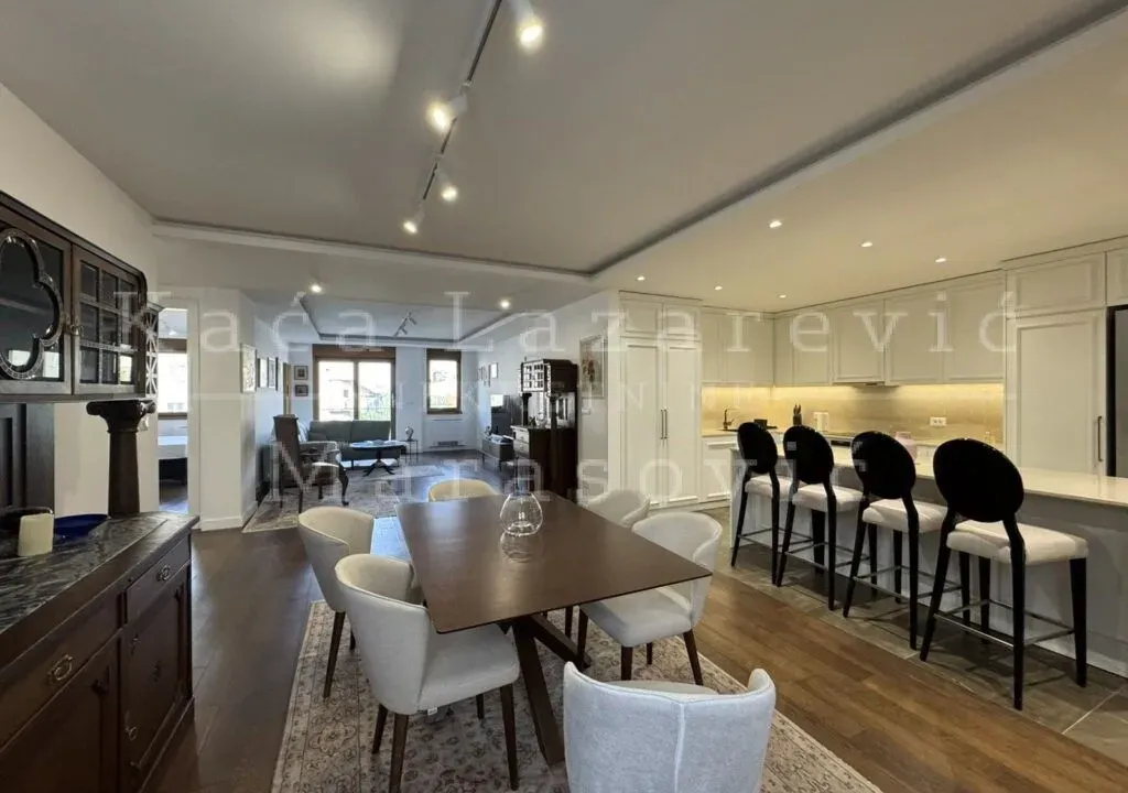 Rent, four bedroom apartment, 132m², Kalenić Pijaca, Vračar Sve Podlokacije