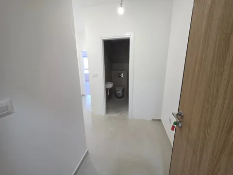 Prodaja, jednosoban stan, 46m², Momišići, Podgorica - image 12