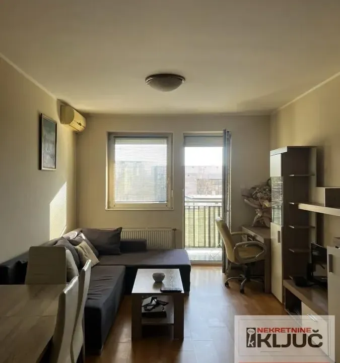 Izdavanje, jednosoban stan, 40m², Sajmište, Novi Sad