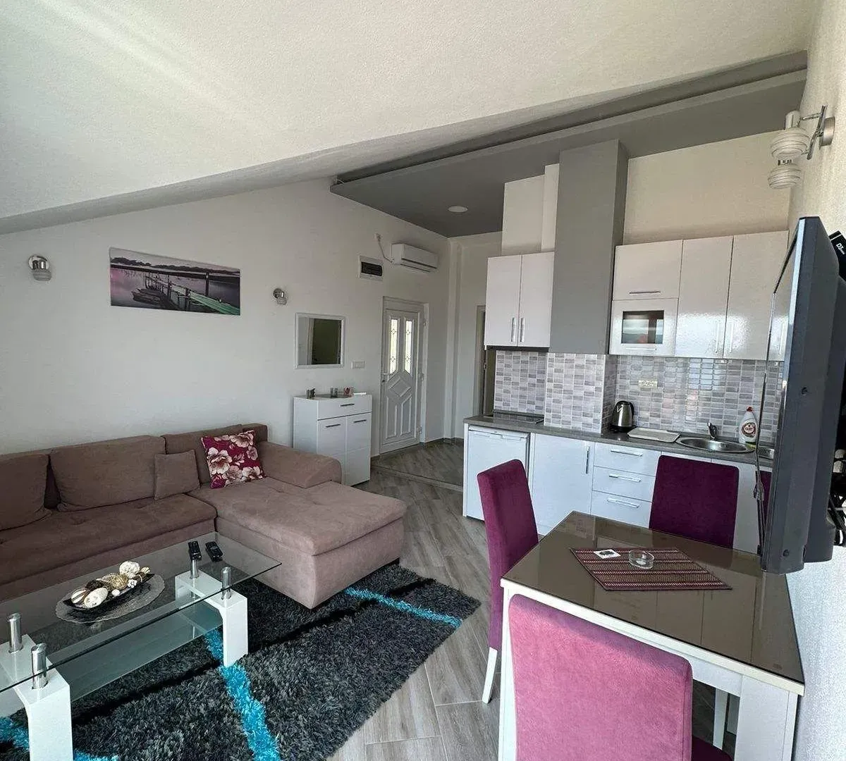 Rent, one bedroom apartment, 40m², Mažina, Tivat