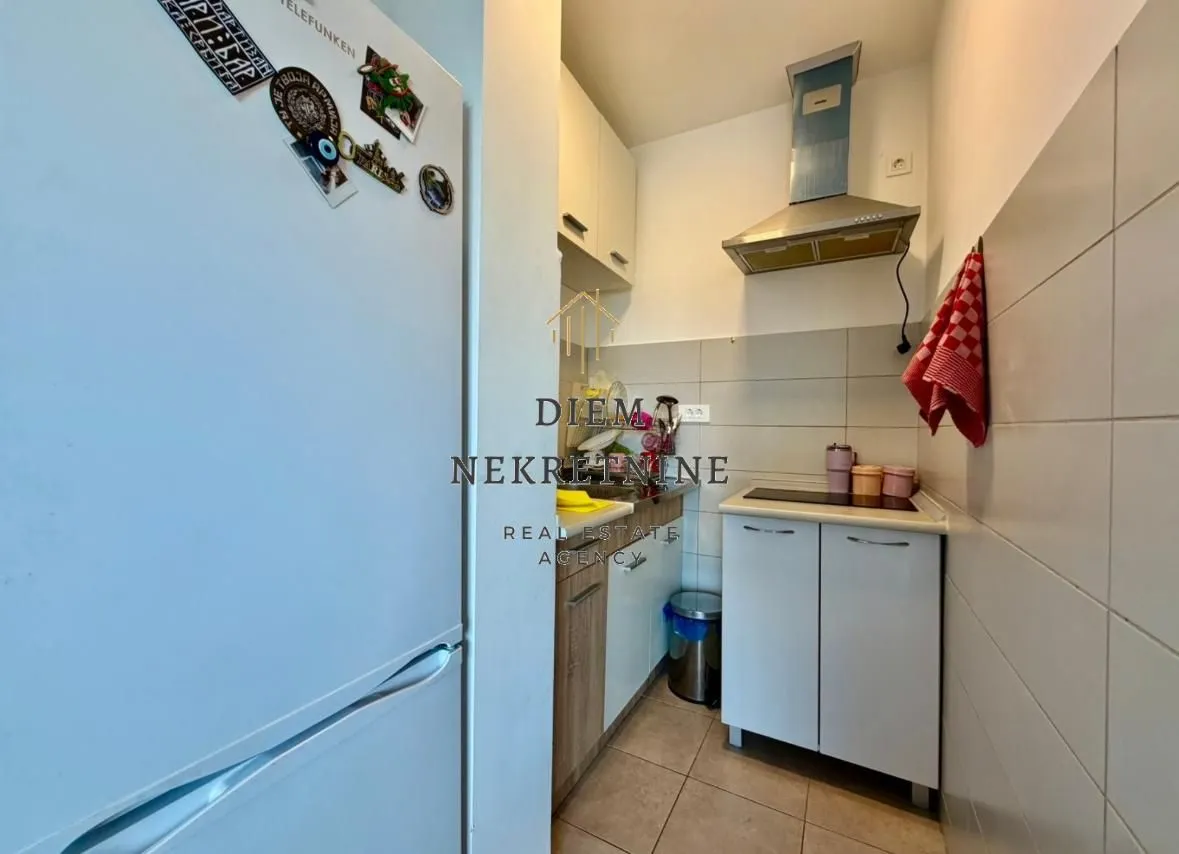 Sale, studio apartment, 27m², Centar, Bar