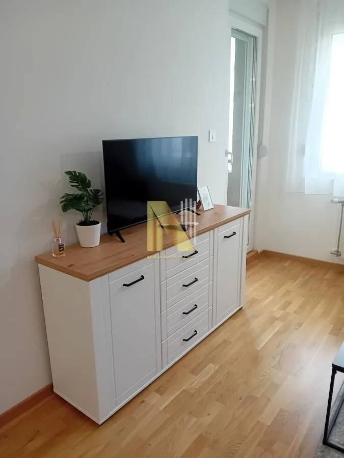 Izdavanje, dvosoban stan, 40m², Avijatičarsko naselje, Novi Sad Sve Podlokacije