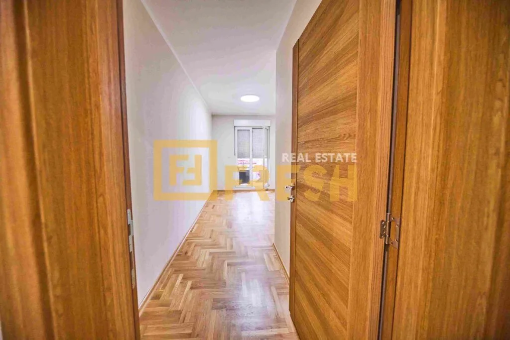 Prodaja, trosoban stan, 112m², Stari Aerodrom, Podgorica