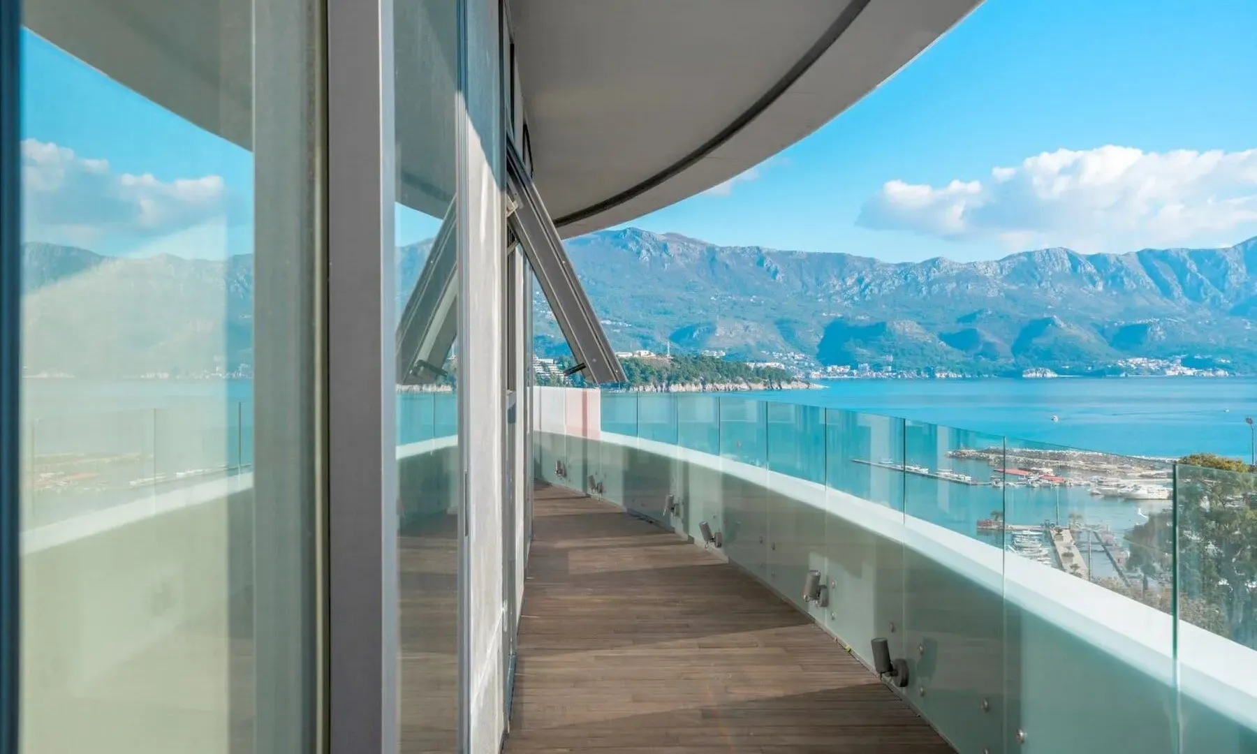 Sale, four bedroom apartment, 270m², Budva, Crna Gora