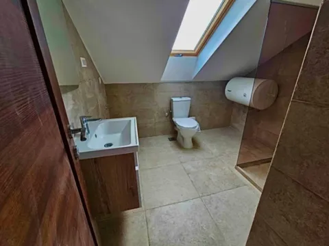 Izdavanje, jednosoban stan, 75m², Stari Aerodrom, Podgorica - image 4