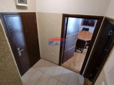 Izdavanje, poslovni prostor, 123m², Bulevar Evrope, Novi Sad Sve Podlokacije - image 12