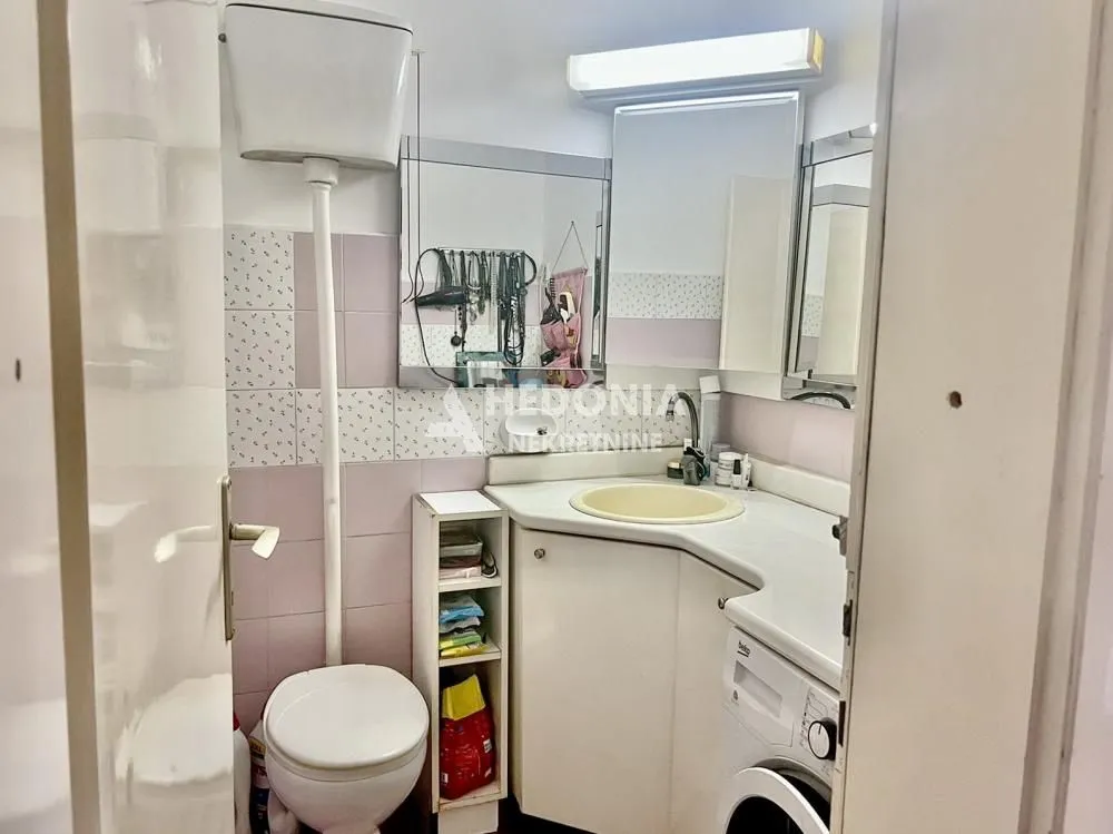 Sale, three bedroom apartment, 115m², Kanarevo Brdo, Beograd