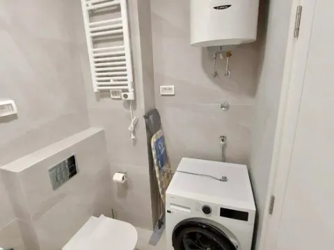 Izdavanje, jednosoban stan, 49m², Central Point, Podgorica - image 9