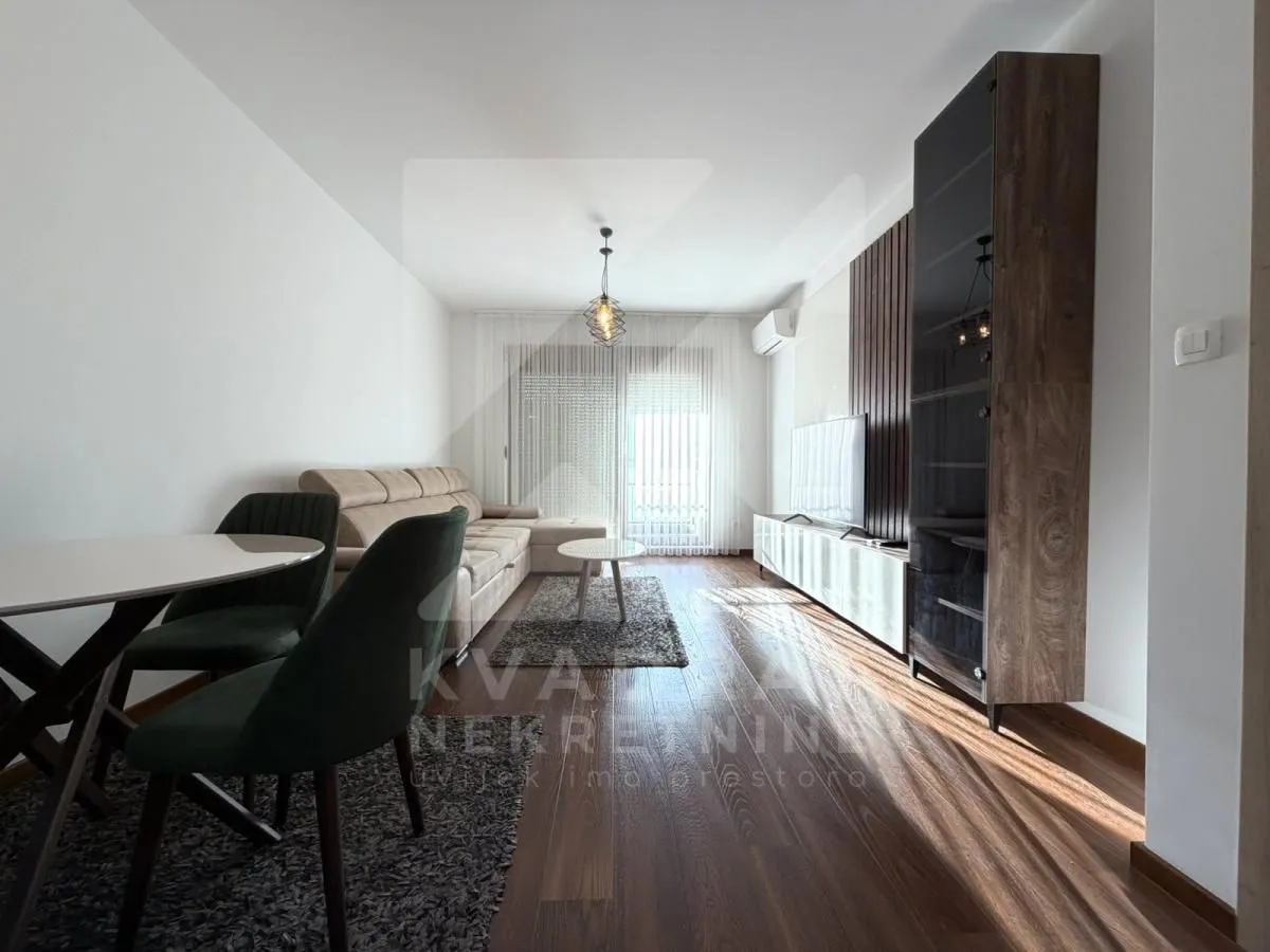 Izdavanje, jednosoban stan, 54m², Master Kvart, Podgorica