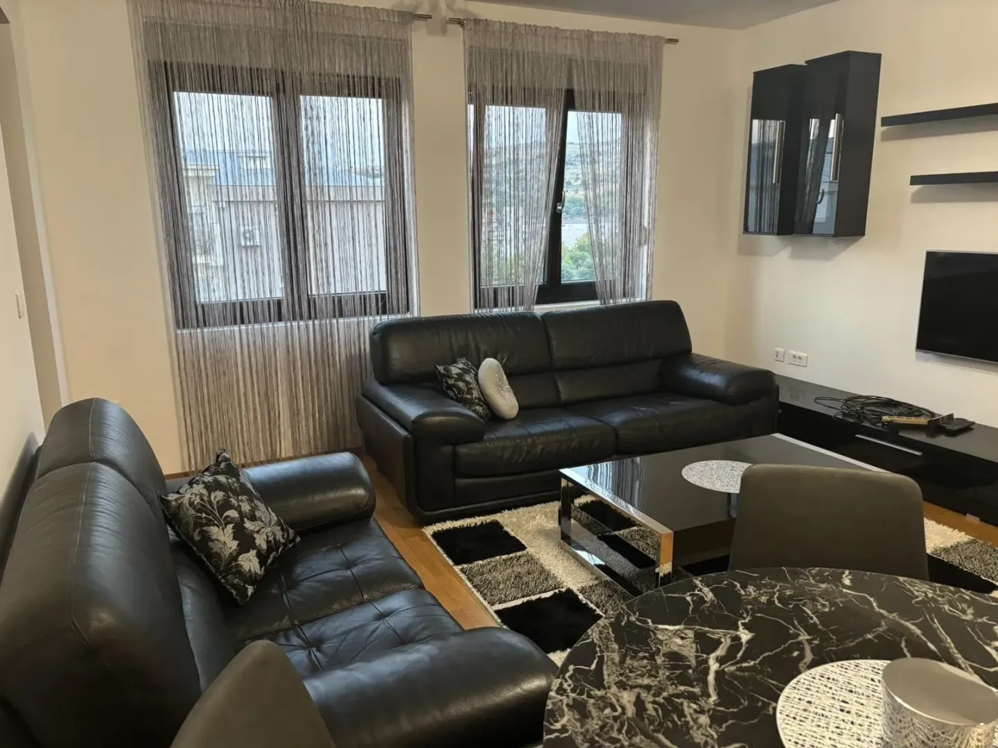 Izdavanje, jednosoban stan, 48m², Blok 6, Podgorica