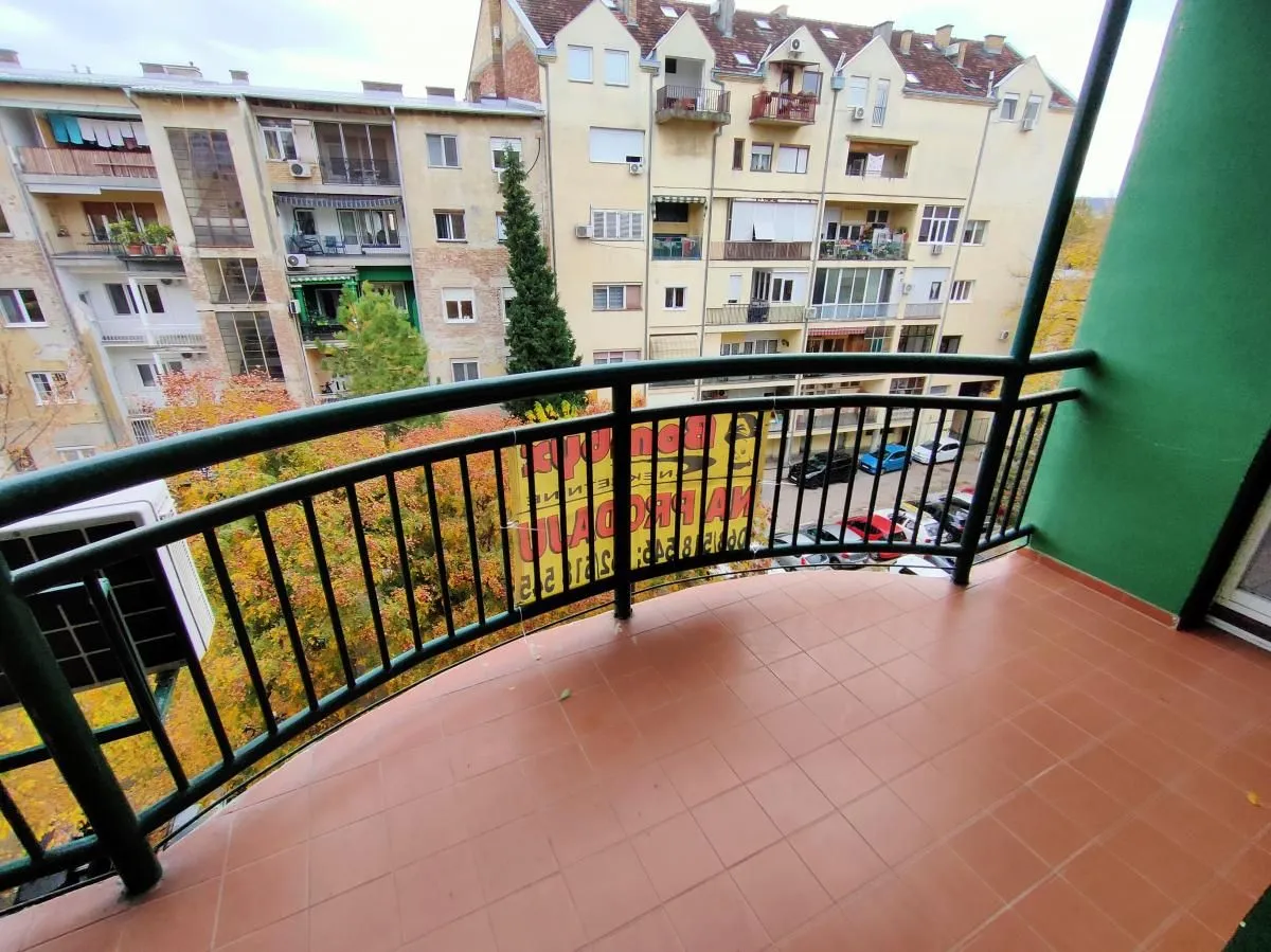 Prodaja, trosoban stan, 103m², Centar, Novi Sad