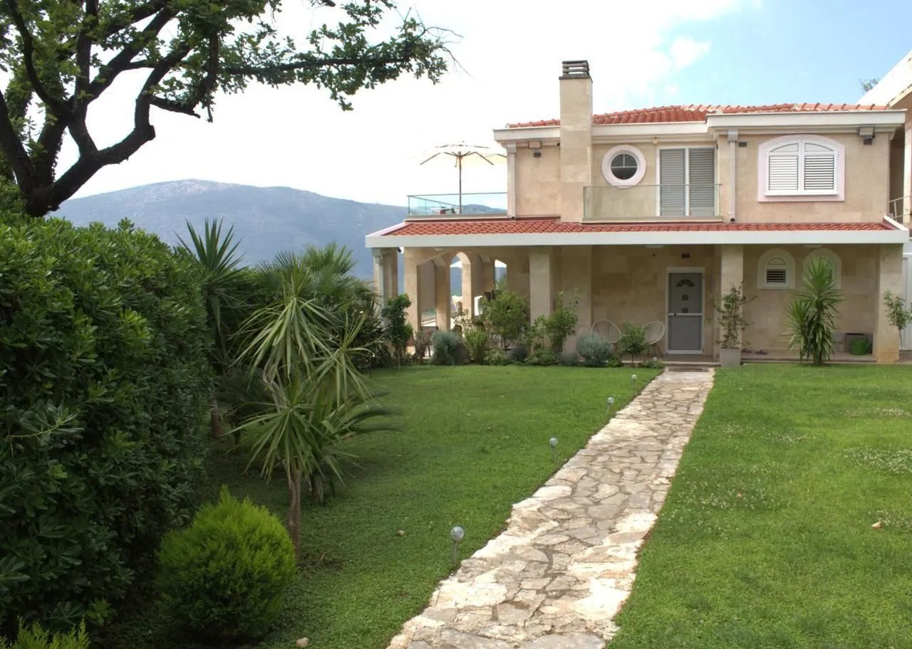 Prodaja, kuća, 440m², Prijevor, Budva