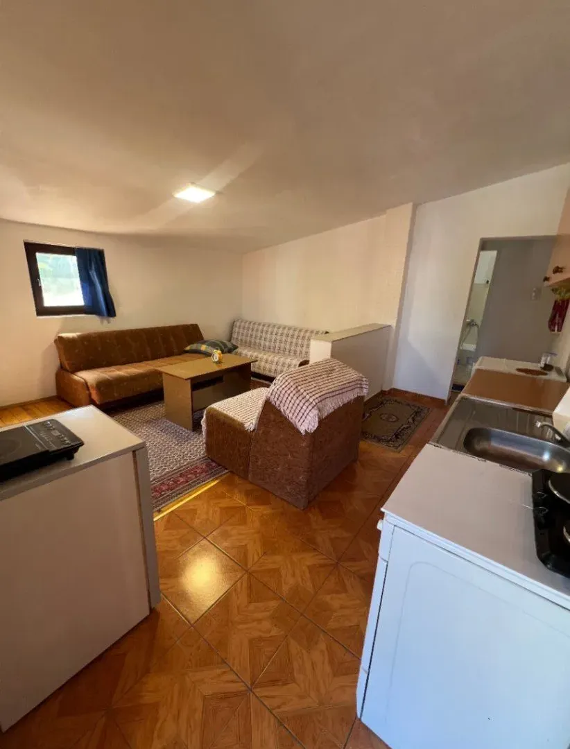Izdavanje, stan, 40m², Utjeha, Bar