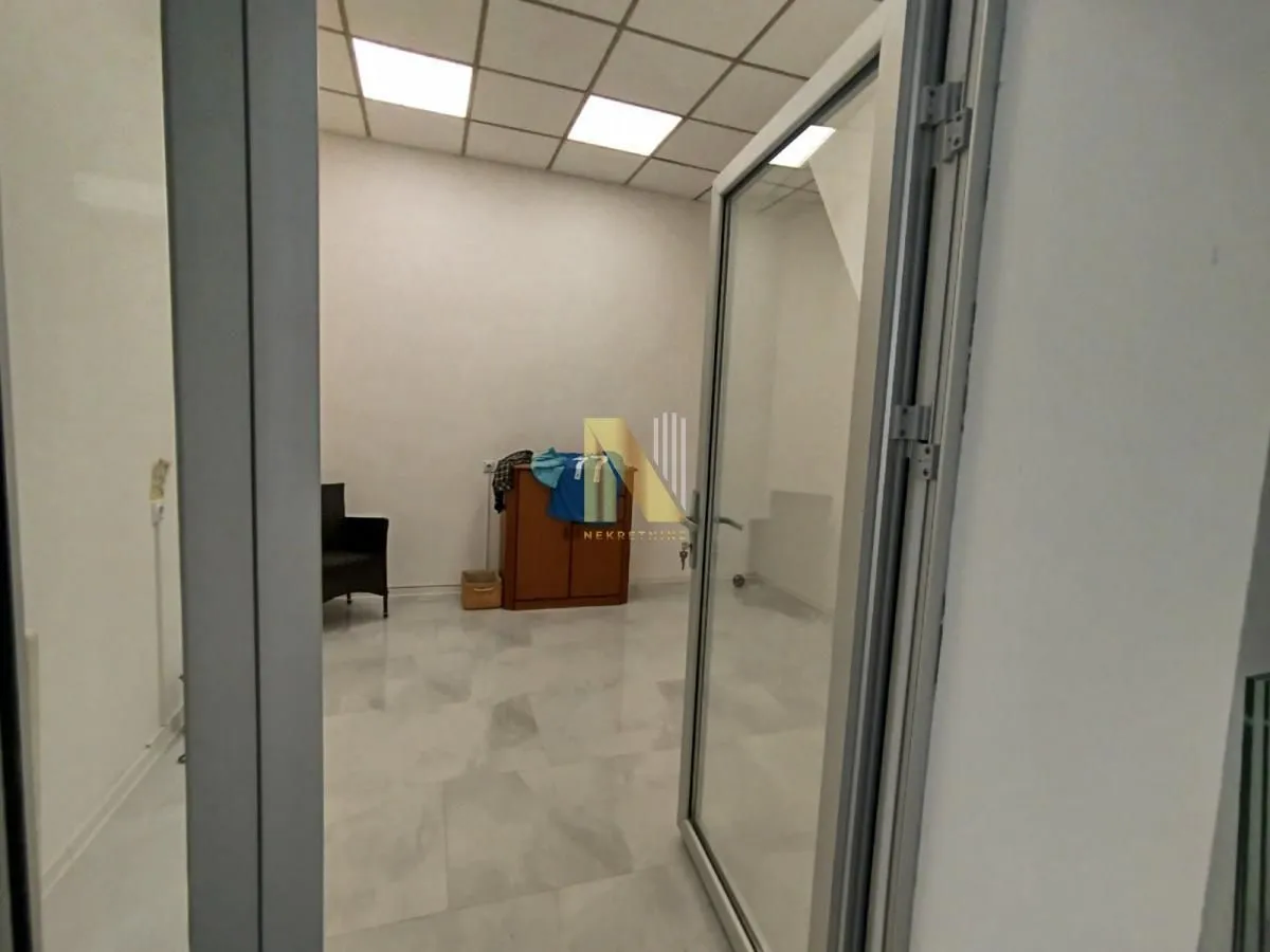 Rent, office space, 160m², Centar, Novi Sad